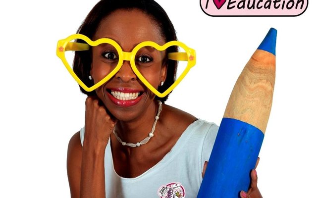 Gansbaai SA celebrities wear their Tekkies 2